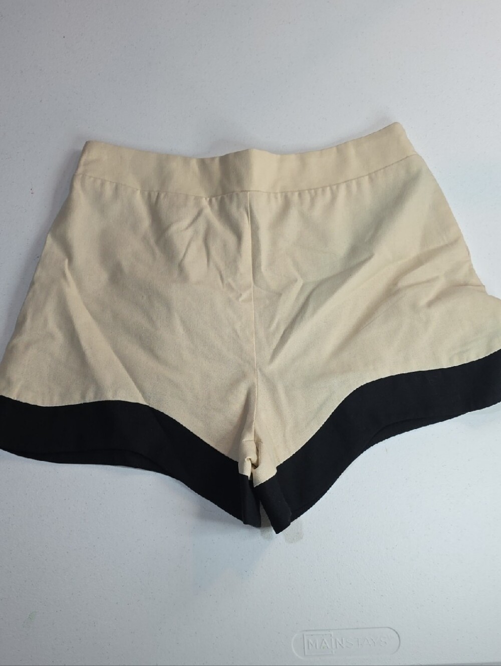 Aureum Linen Wave Beige and Black Hem Women's Shorts